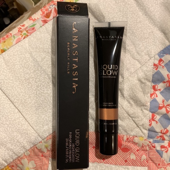 Anastasia Beverly Hills Liquid Glow, 0.68-oz. - Picture 2 of 3